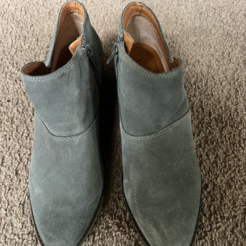 Women Gray Suede Ankle Boots
